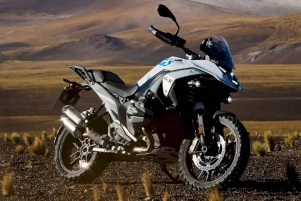 bmw-r-1300-gs-to-get-pricier:-here’s-why-you-should-buy-it-before-the-hike